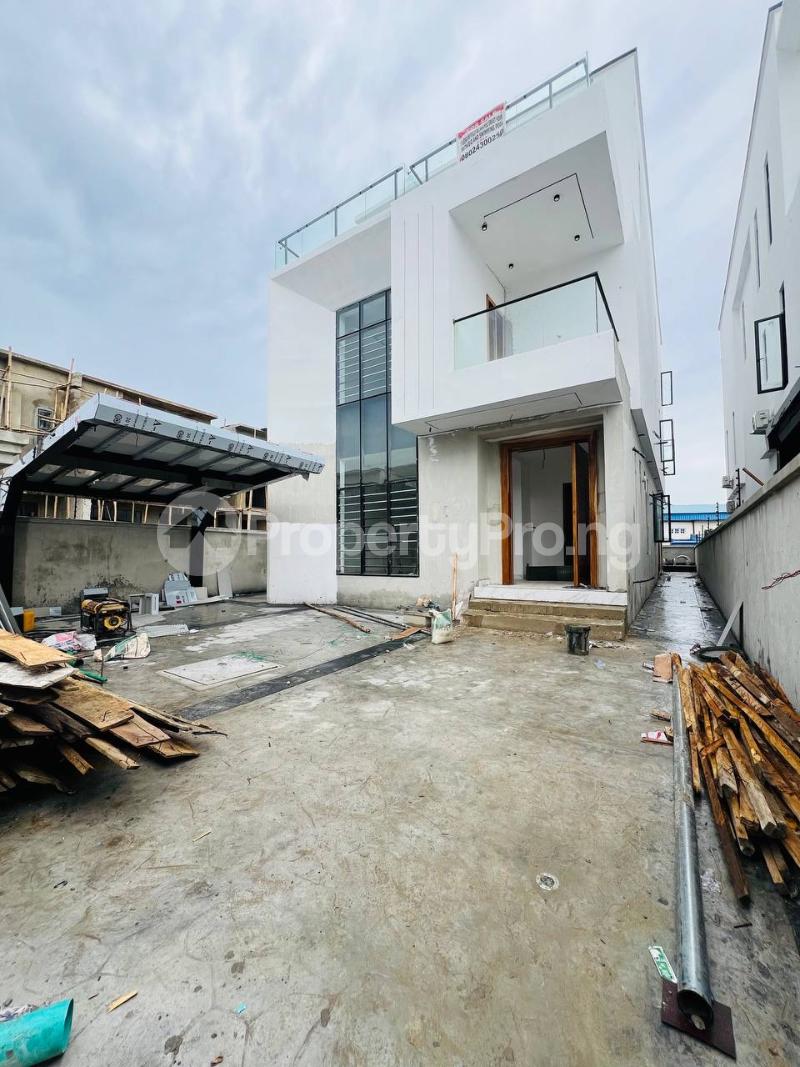 5 bedroom House for sale In A Gated And Secured Estate chevron Lekki Lagos