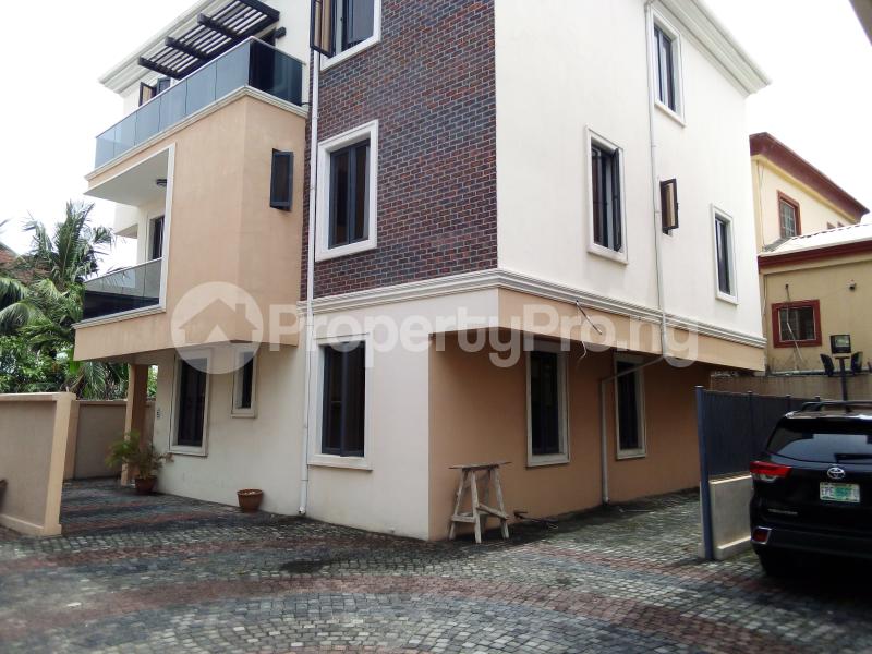 5 bedroom House for sale Behind Zenith Bank Osapa london Lekki Lagos
