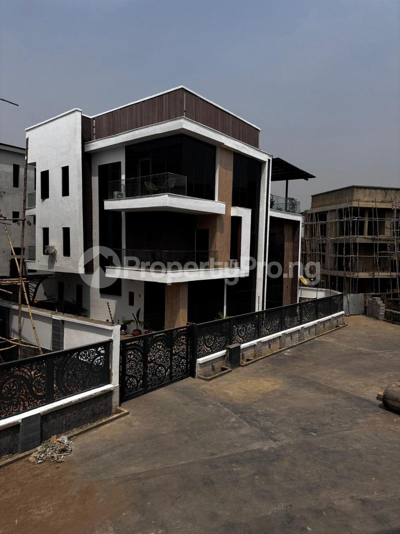 5 bedroom House for sale Guzape Abuja