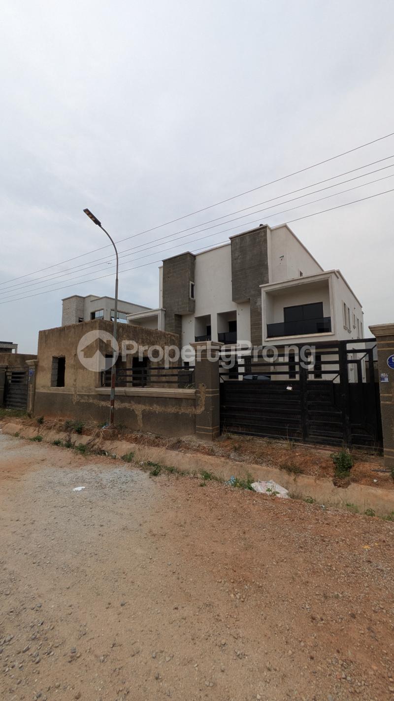 5 bedroom House for sale Ochacho Estate 2 Life Camp Abuja