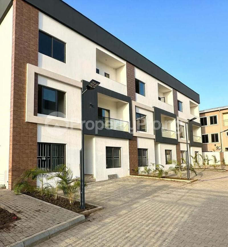 5 bedroom House for rent Gilmore Jahi Abuja