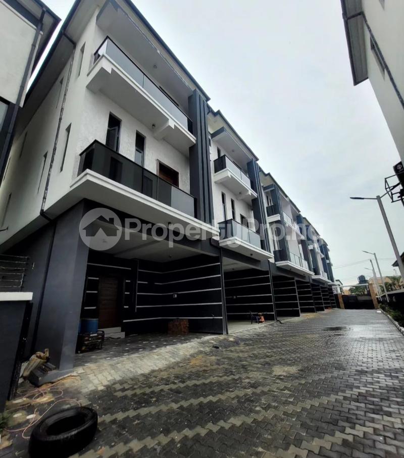 5 bedroom House for sale Millenuim/UPS Gbagada Lagos