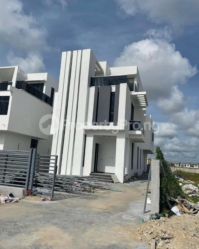 5 Bedroom House in Osapa london Lekki Lagos House for sale in lekki