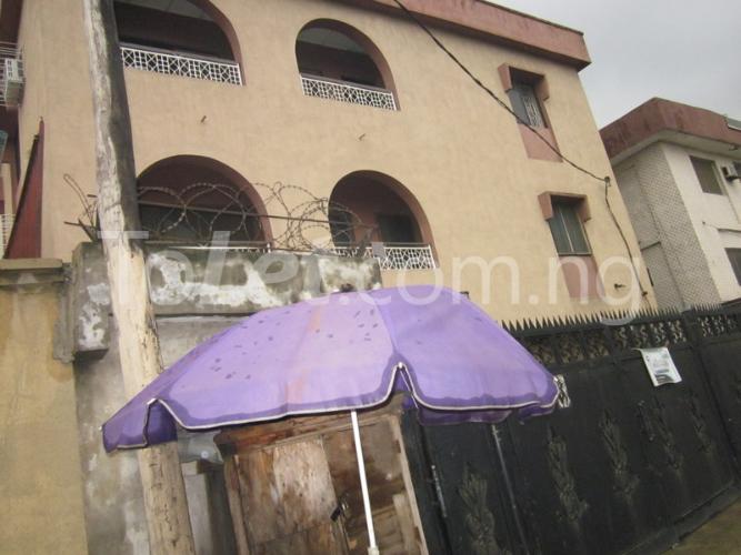 3 bedroom Flat / Apartment for rent Mosalashi Bustop Surulere Surulere Lagos