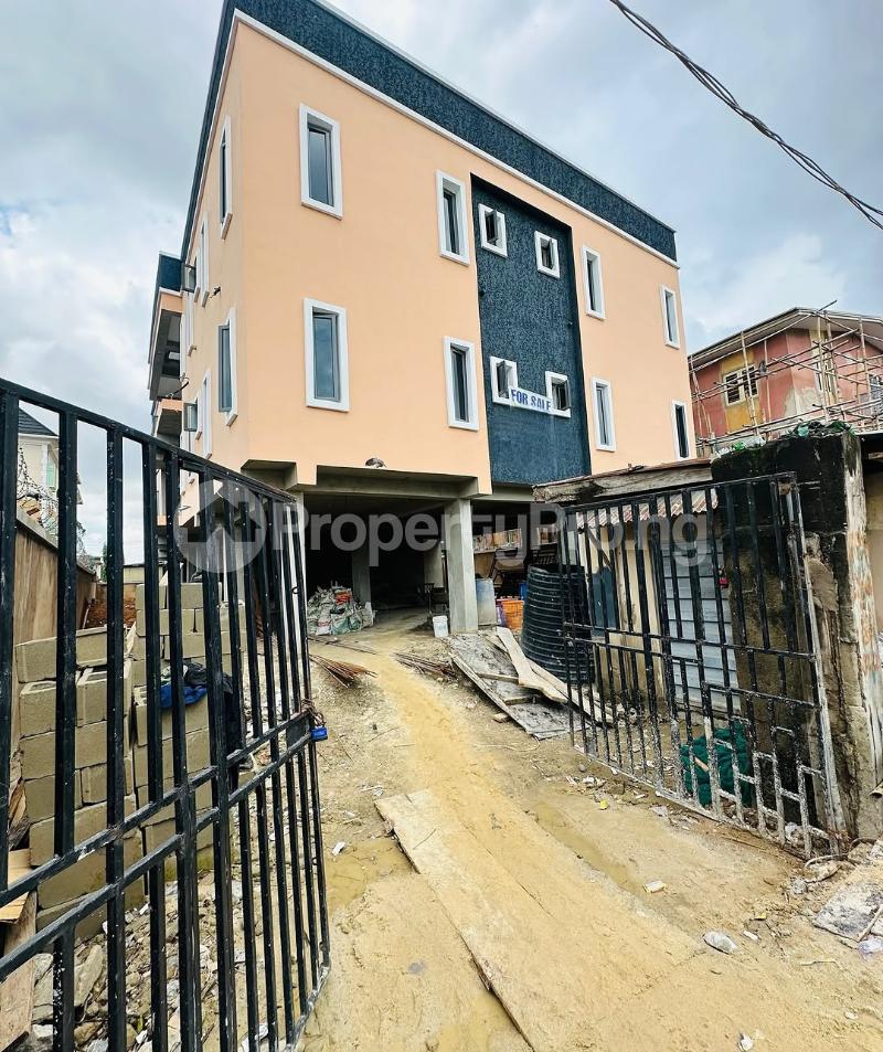 3 bedroom Flat / Apartment for sale Medina Gbagada Lagos - 2
