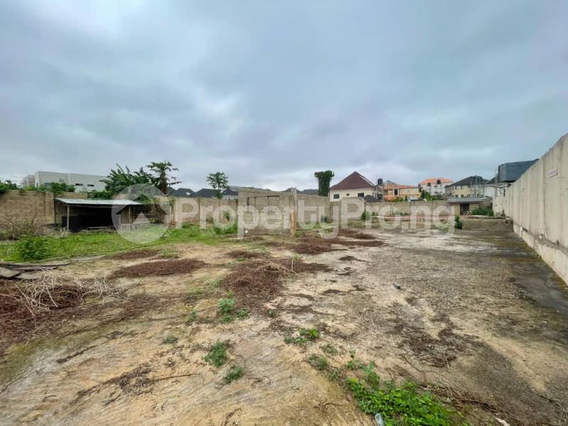 Land for rent Close To Ventura Mall And Gasland,along Samonda Road Samonda Ibadan Oyo