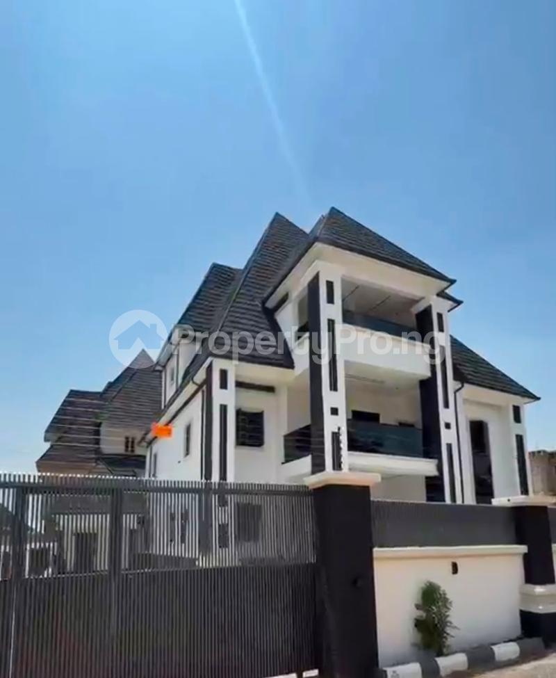 6 bedroom House for sale Dakwo Abuja