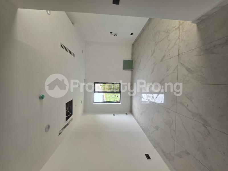 6 bedroom House for sale By Coza Church Guzape Abuja