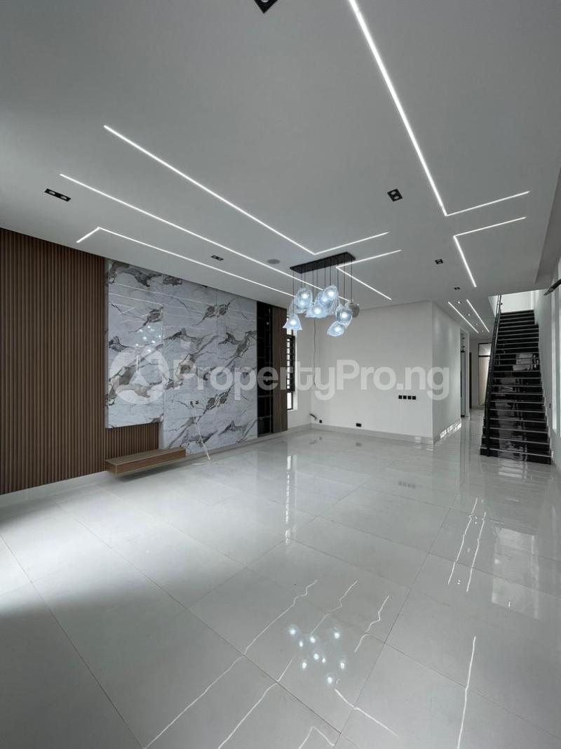 6 bedroom House for sale chevron Lekki Lagos