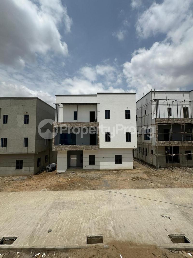 6 bedroom House for sale Guzape Abuja