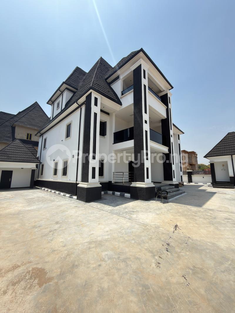 6 bedroom House for sale Dakwo Abuja