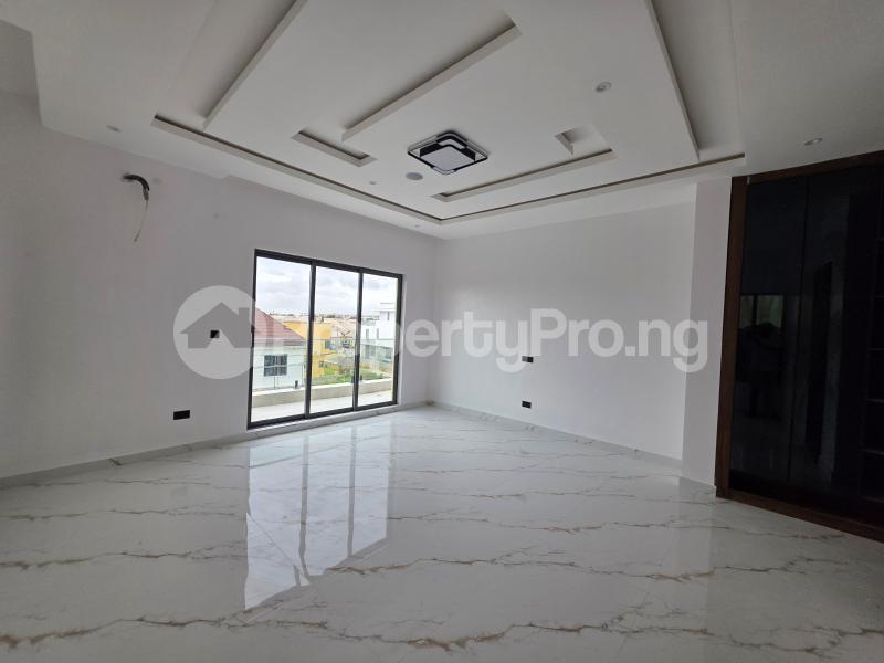 6 bedroom House for sale Chevron Lekki Lagos