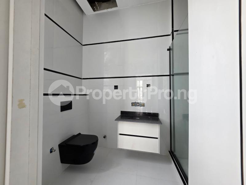 6 bedroom House for sale Lekki Lagos