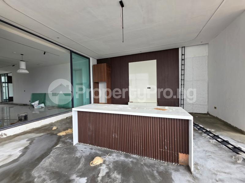 6 bedroom House for sale Lekki Lagos