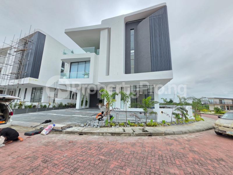 6 bedroom House for sale Lekki Lagos