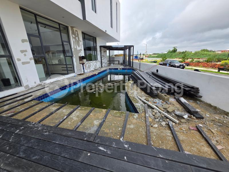 6 bedroom House for sale Lekki Lagos