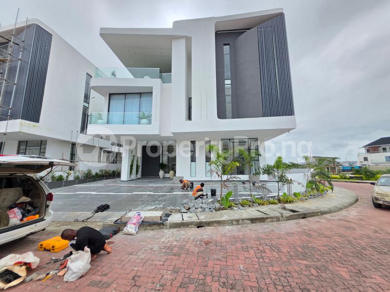 6 bedroom House for sale Lekki Lagos