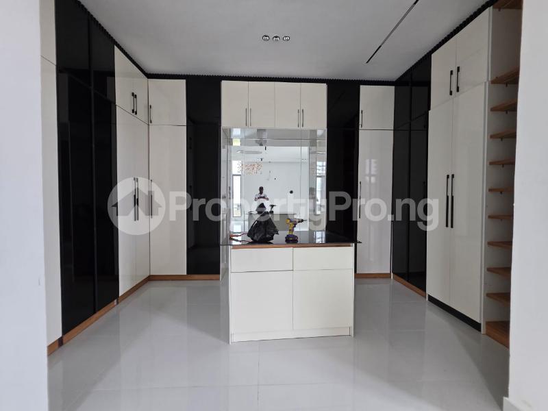6 bedroom House for sale Lekki Lagos