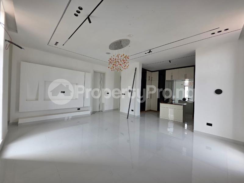 6 bedroom House for sale Lekki Lagos