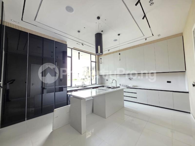 6 bedroom House for sale Lekki Lagos