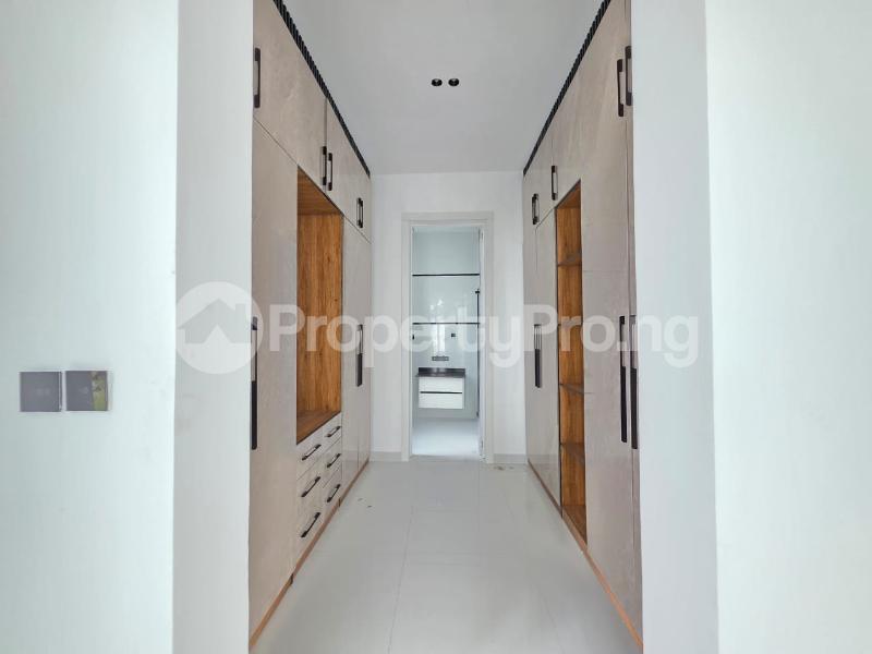 6 bedroom House for sale Lekki Lagos