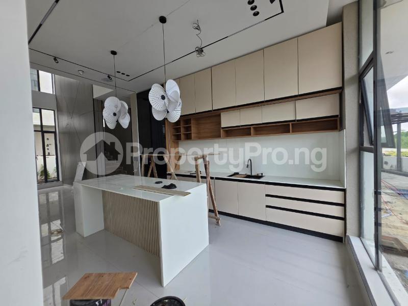 6 bedroom House for sale Lekki Lagos