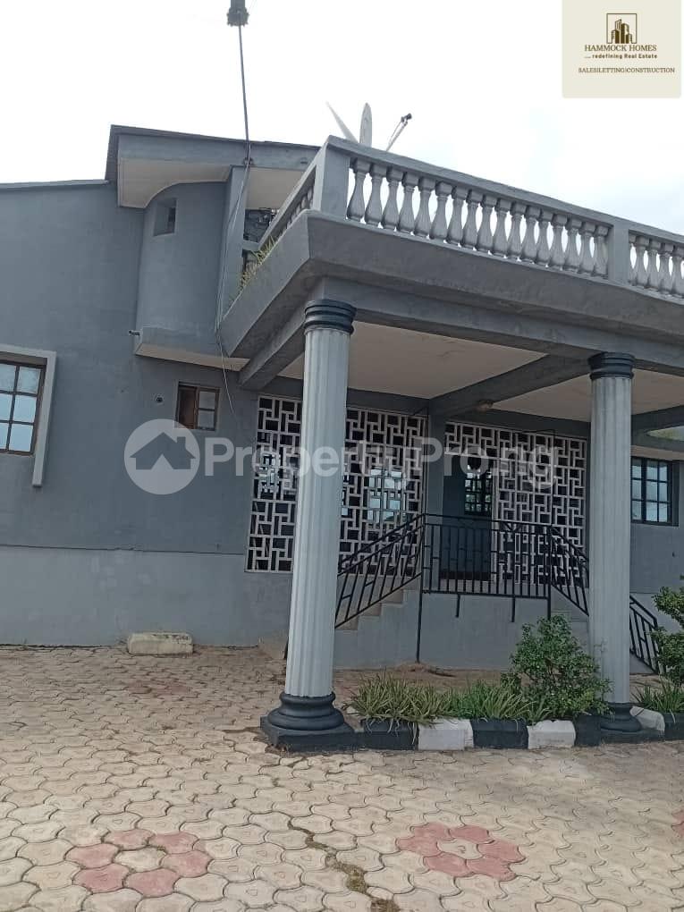 9 bedroom House for sale ?? Olalere Estate, Alakia Alakia Ibadan Oyo