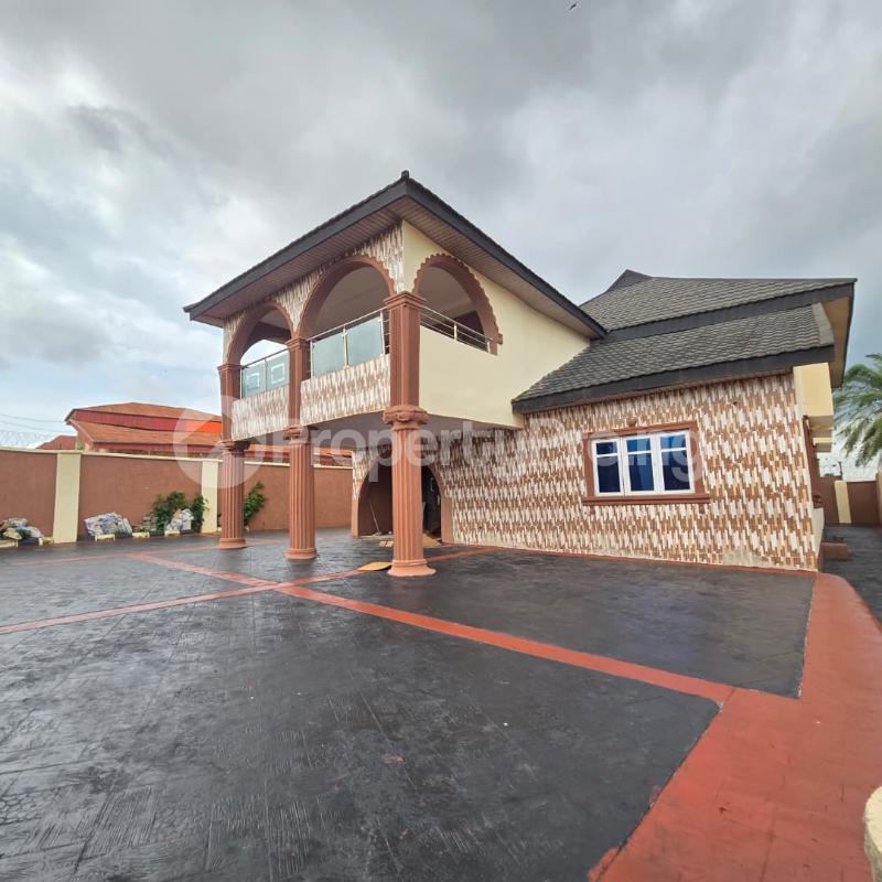 6 bedroom House for rent Hoshen Estate, Brewery Layout, Behind Brewery, Alakia Airport, Ibadan. Alakia Ibadan Oyo