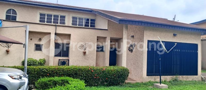 6 bedroom House for sale Crescent Road 16 Basroun Gra General Gas Area. Ibadan Oyo