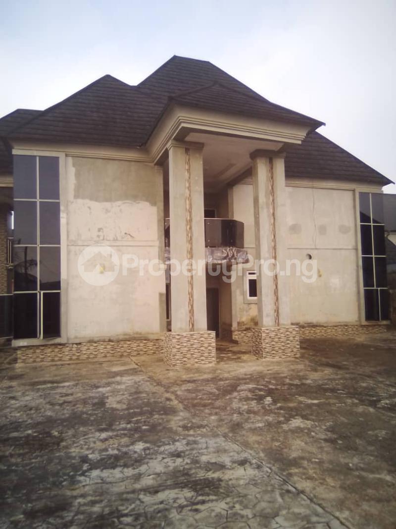 6 bedroom House for sale Ekae (anointed Road Axis) Off Sapele Road Benin City. Central Edo