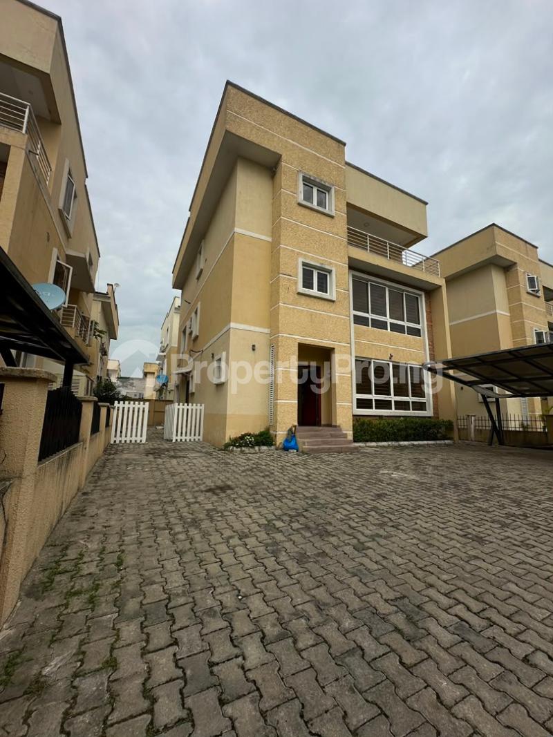 6 bedroom House for sale Western Foreshore Estate Osapa london Lekki Lagos