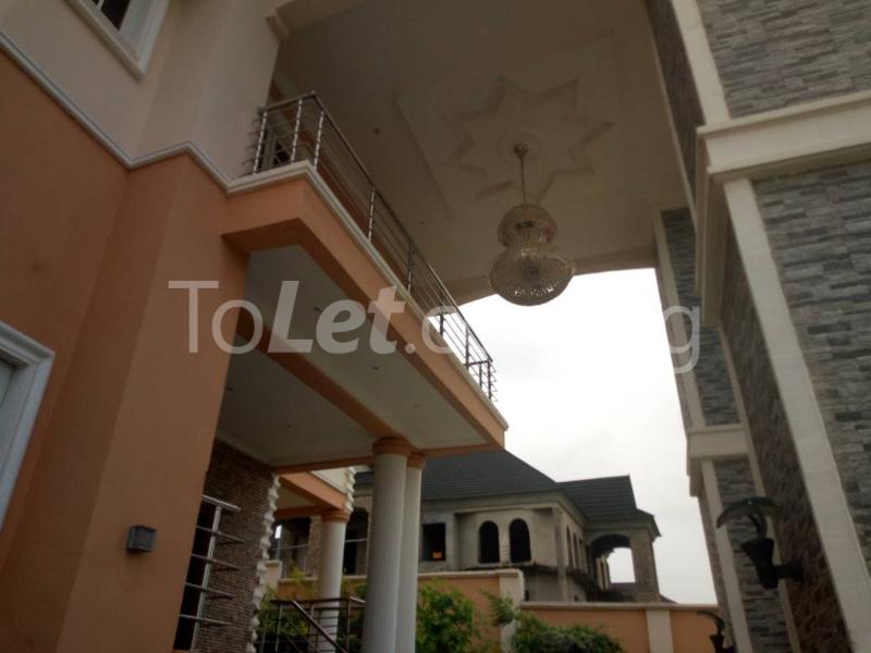 6 bedroom House for rent Alagbaka Akure Ondo