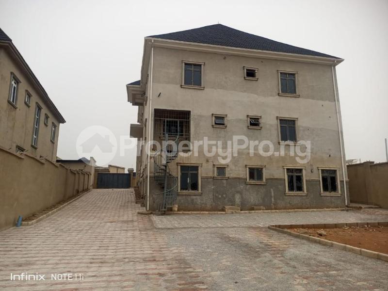 6 bedroom House for sale Sabon Lugbe Lugbe Abuja