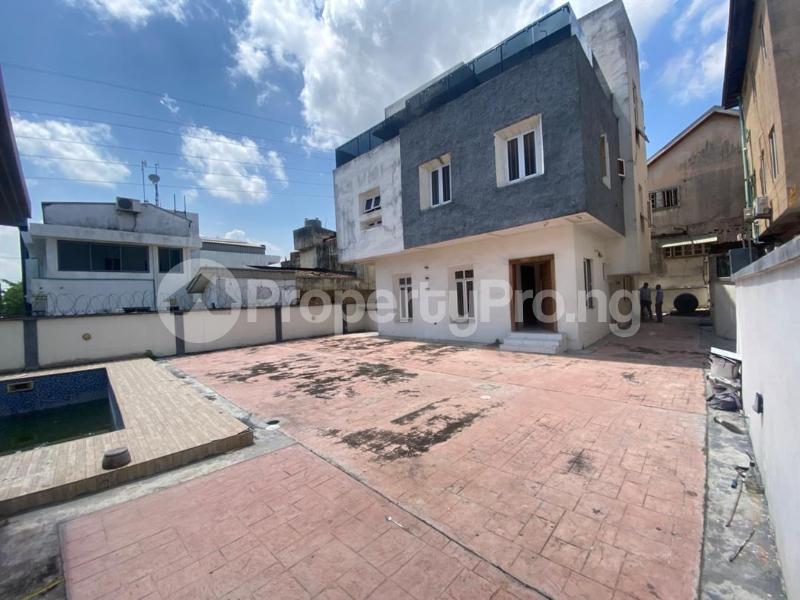 6 bedroom House for rent Lekki Lagos