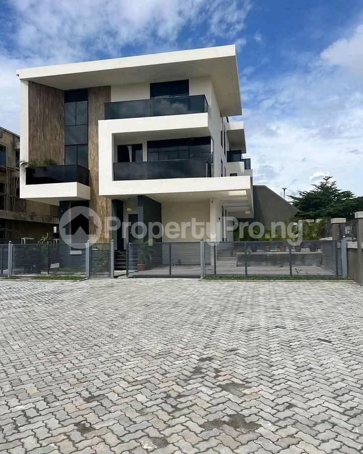 6 bedroom House for sale Guzape Abuja