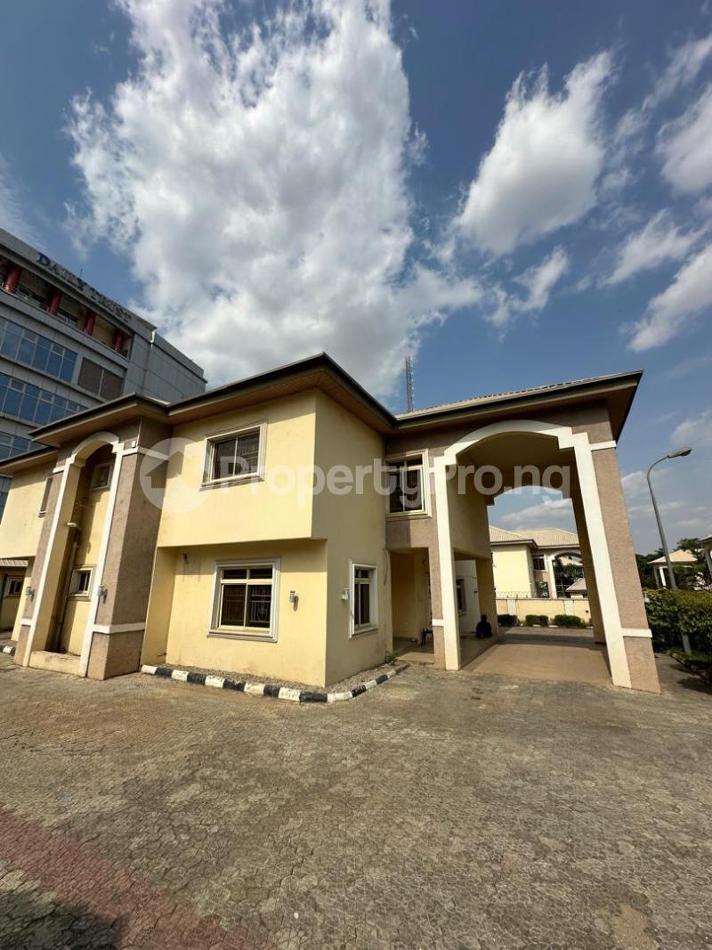6 bedroom House for sale Utako Abuja