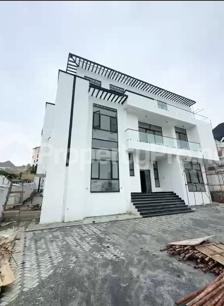 6 bedroom House for sale Guzape Abuja
