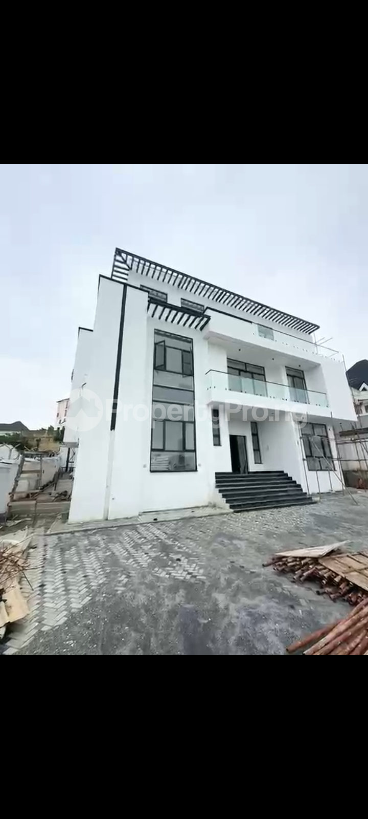 6 bedroom House for sale Guzape Abuja