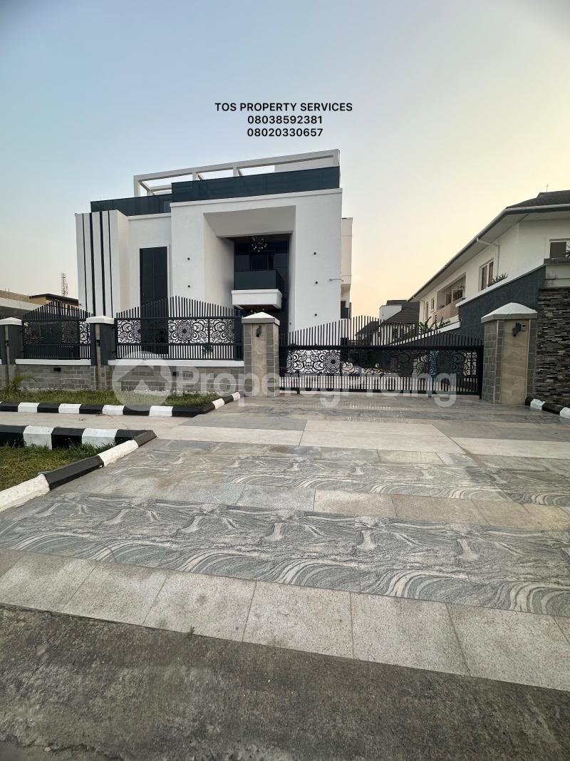 6 bedroom House for sale Pinnock Beach Estate, Osapa london Lekki Lagos