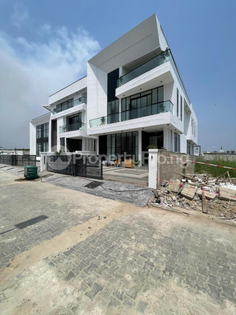 6 bedroom House for sale Chevron Lekki Lagos
