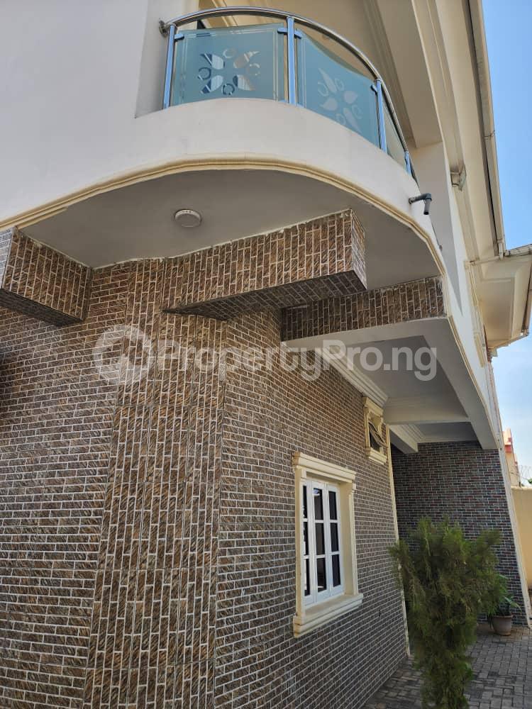 10 bedroom House for sale Gwarinpa Abuja