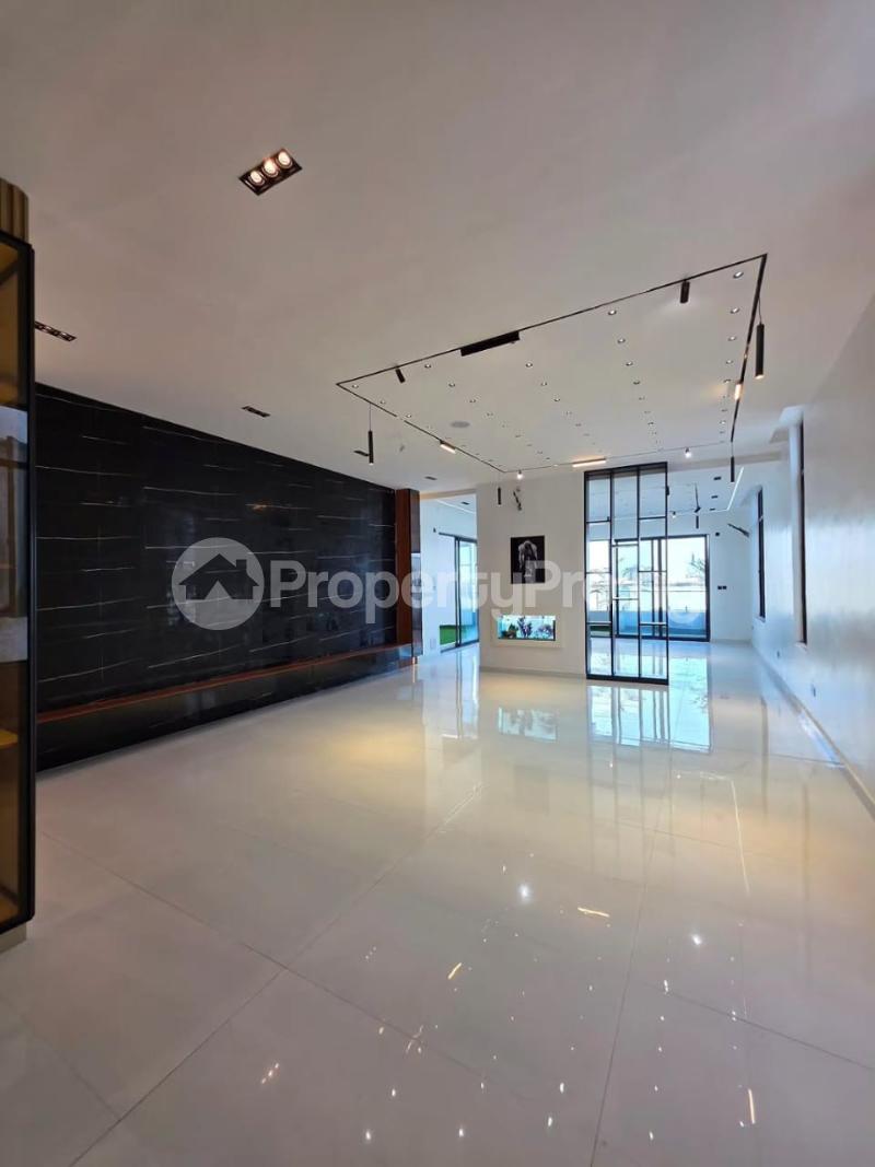 6 bedroom House for sale chevron Lekki Lagos