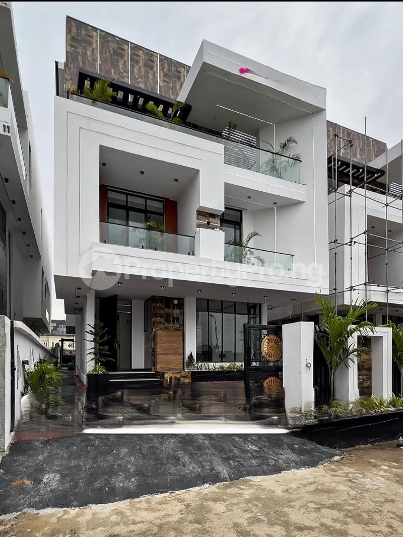 6 bedroom House for sale Estate Chevron Lekki Lagos