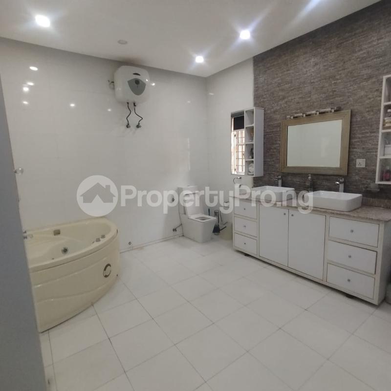 6 bedroom House for sale Lekki Lagos