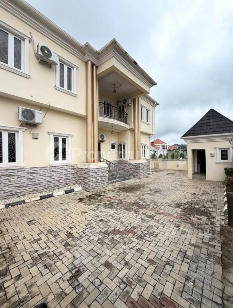 6 bedroom House for rent Guzape Guzape Abuja