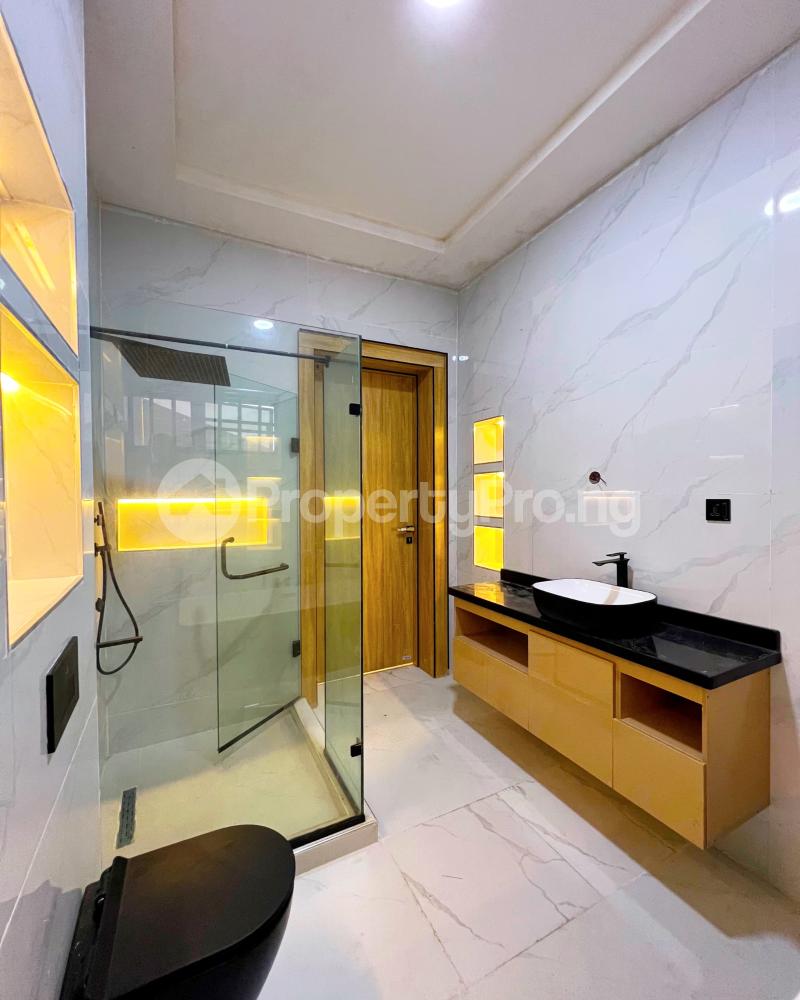 6 bedroom House for sale Chevron Drive chevron Lekki Lagos