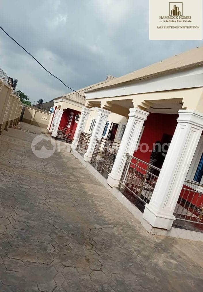 8 bedroom House for sale Mongana Estate, Akala Express Ibadan Oyo