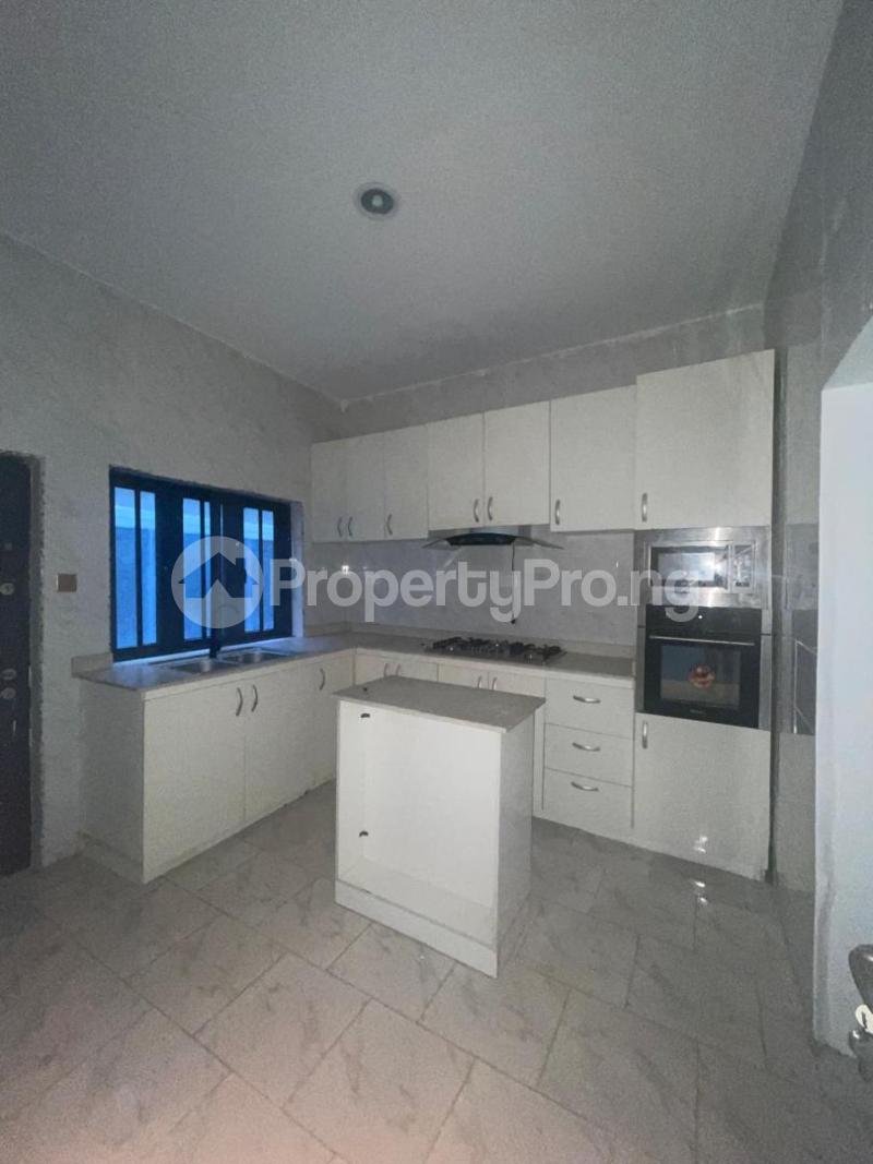 10 bedroom House for rent Ikate Lekki Lagos