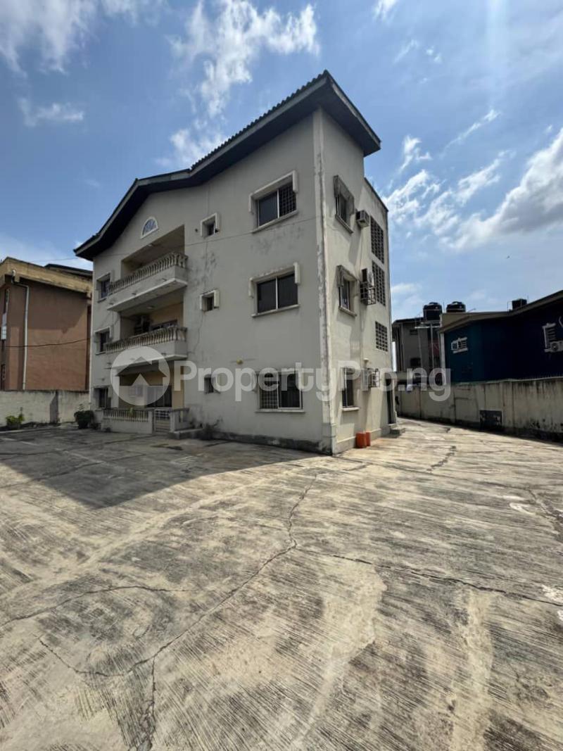 3 bedroom House for sale Surulere Lagos