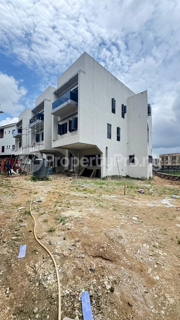 4 bedroom House for sale Guzape Abuja